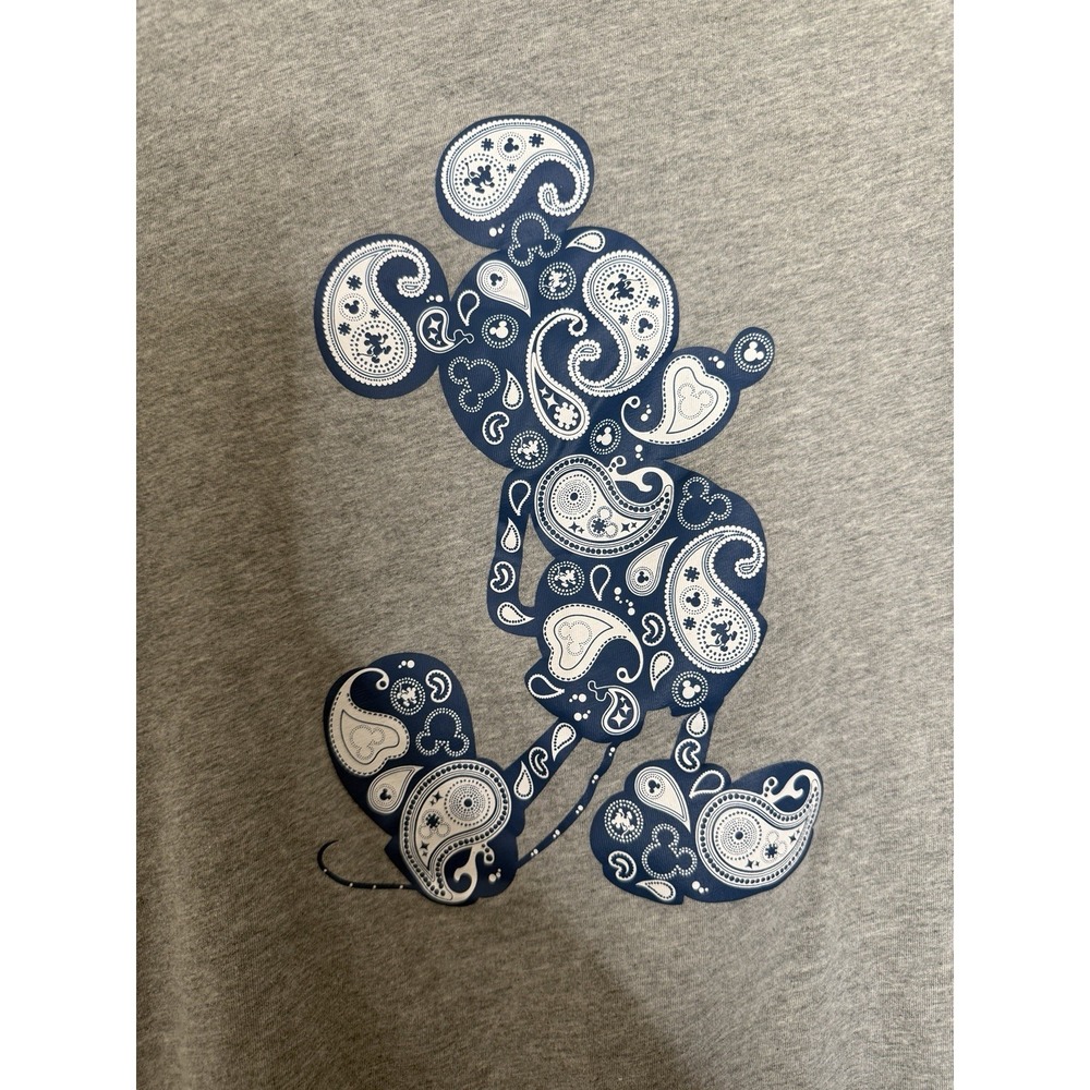 Uniqlo Disney Mickey Mouse Gray Paisley Graphic T-Shirt Size S Vacation
